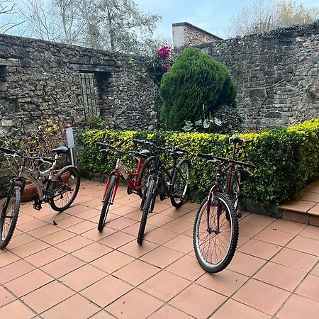 Apartamentos Turisticos Paseo De La Alameda Villaviciosa  Εξωτερικό φωτογραφία