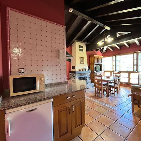 Apartamentos Turisticos Paseo De La Alameda Villaviciosa  Εξωτερικό φωτογραφία