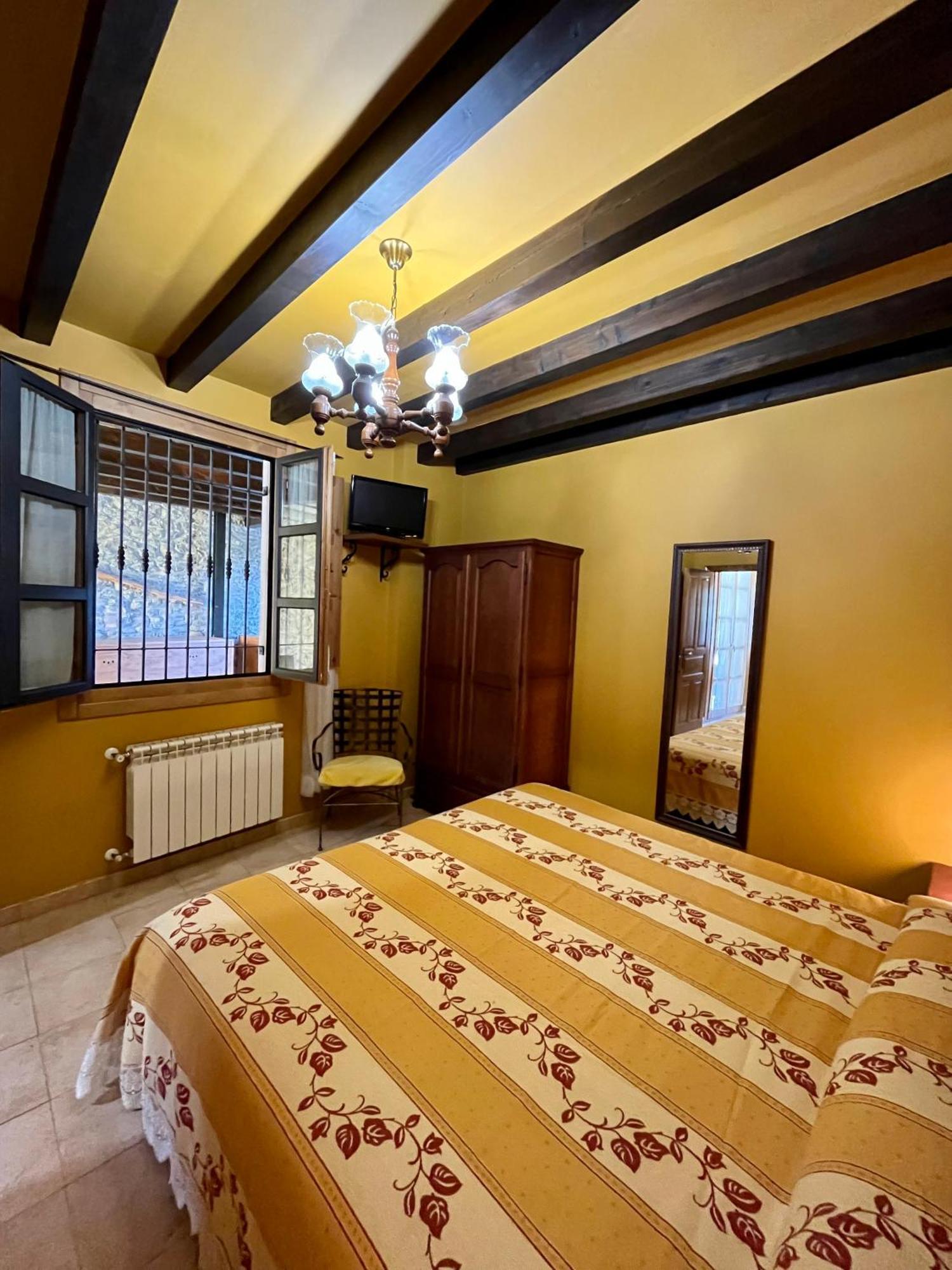 Apartamentos Turisticos Paseo De La Alameda Villaviciosa  Εξωτερικό φωτογραφία