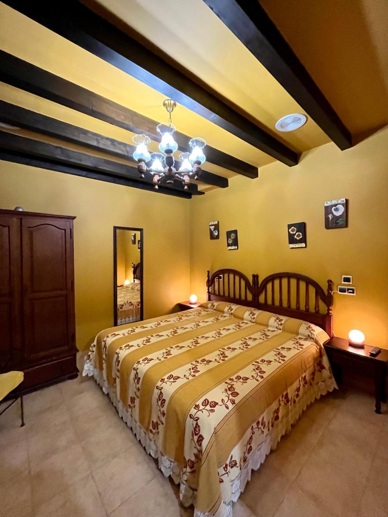 Apartamentos Turisticos Paseo De La Alameda Villaviciosa  Εξωτερικό φωτογραφία
