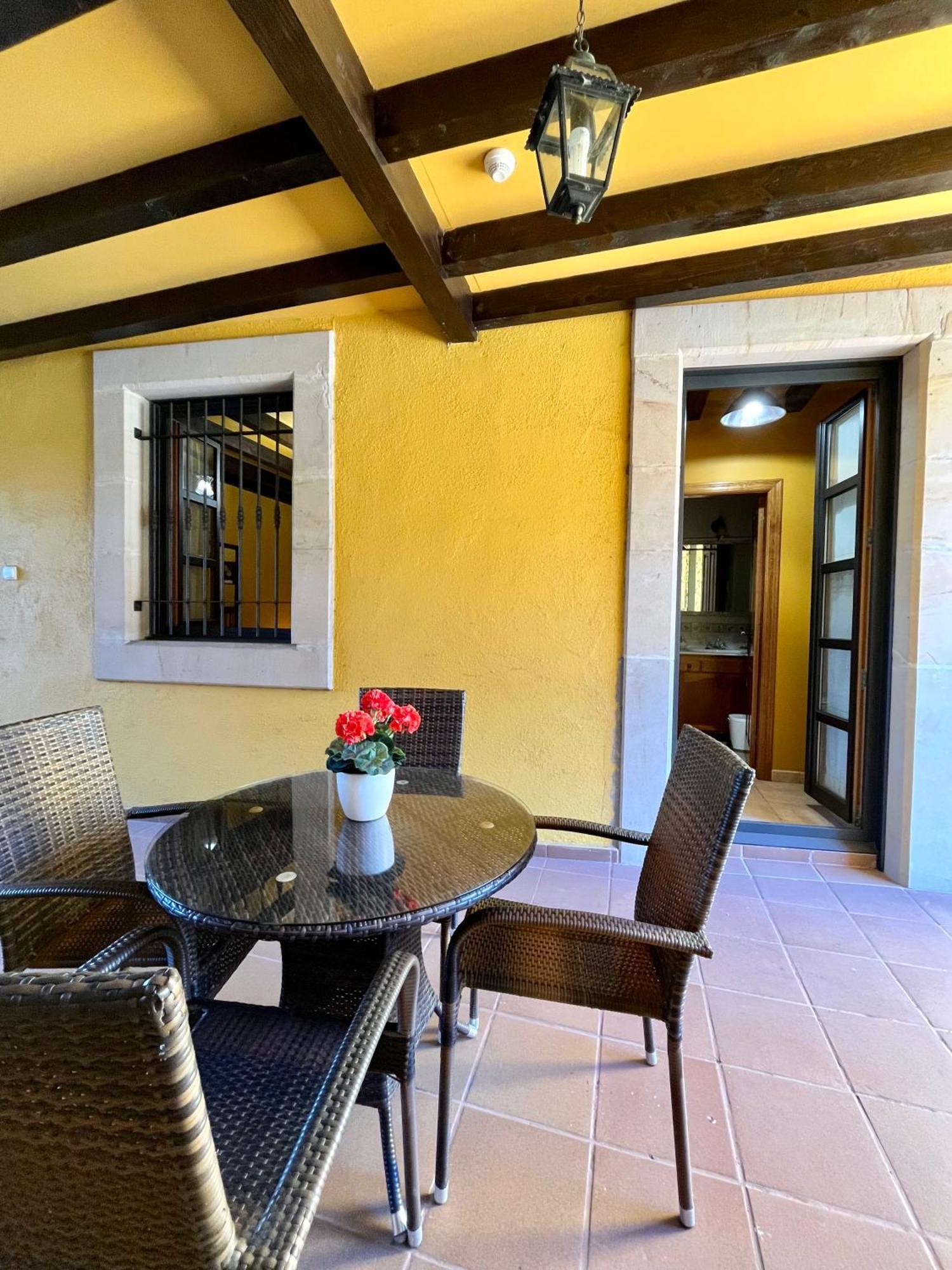 Apartamentos Turisticos Paseo De La Alameda Villaviciosa  Εξωτερικό φωτογραφία