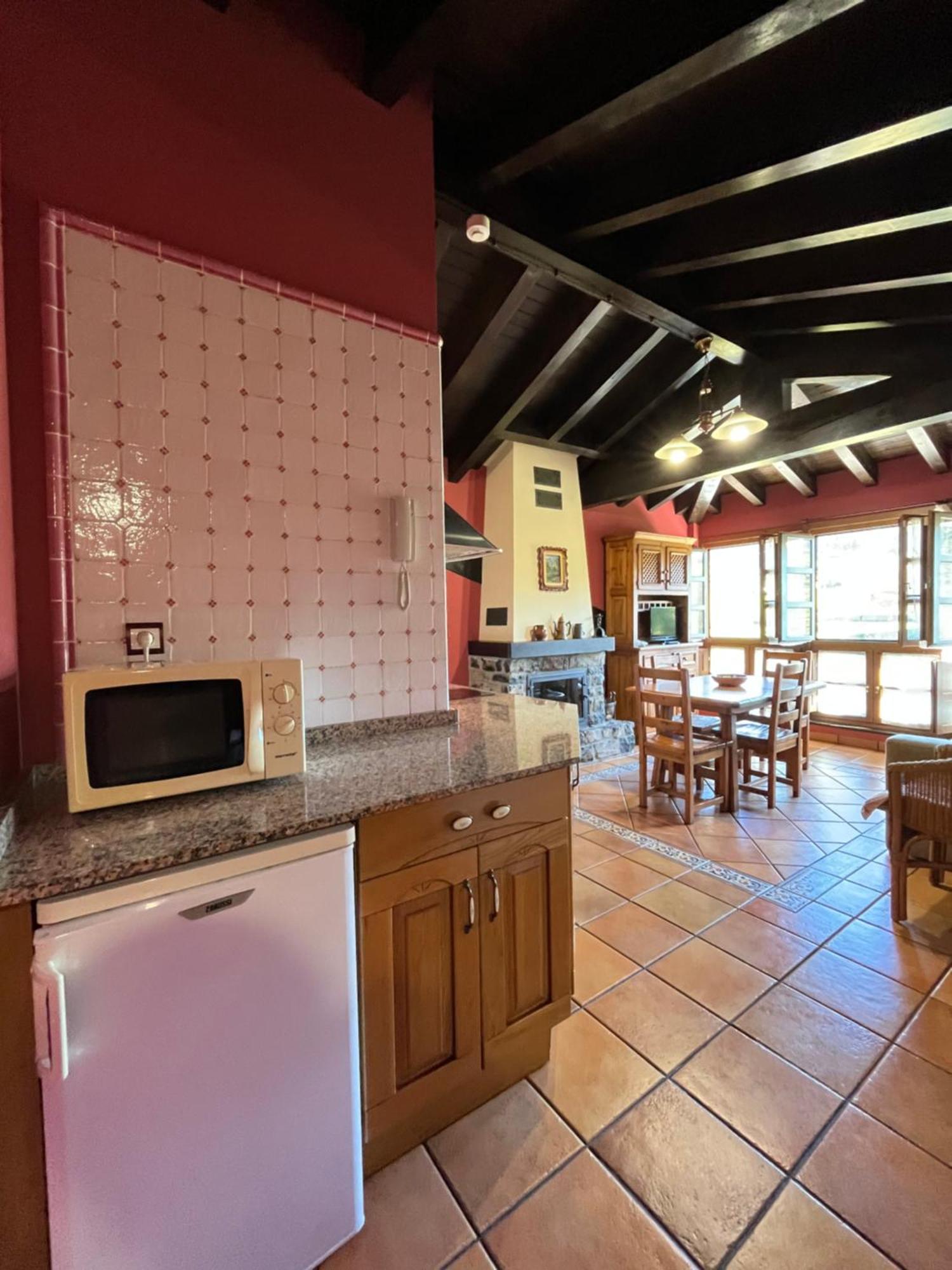 Apartamentos Turisticos Paseo De La Alameda Villaviciosa  Εξωτερικό φωτογραφία